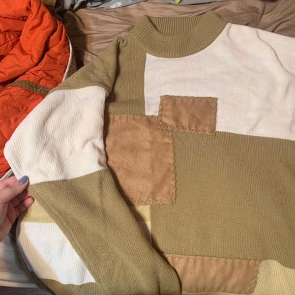 Neutral patchwork sweater! - Picture 3 of 4